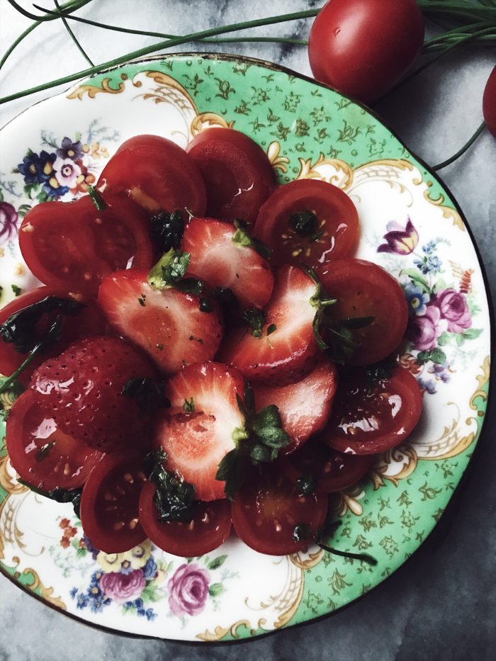 A strawberry salad recipe: strawberry tomato salad. Get this Italian salad recipe and more homemade Italian recipes on Gourmet Project, a Rome based Italian food blog.