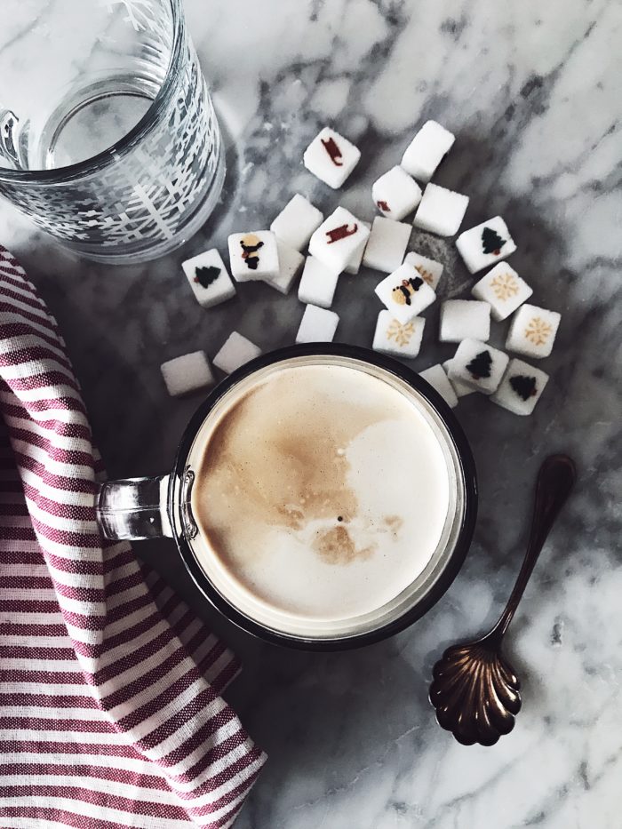 Latte macchiato recipes at home and with a gingerbread syrupy add. Get this latte macchiato recipe and more Italian recipes on Gourmet Project.