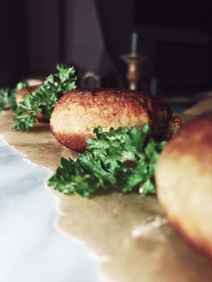 Una ricetta di polpette di melanzane che ti delizierà. Scopri la ricetta delle "braciole" calabresi su Gourmet Project, un blog di cucina italiana.